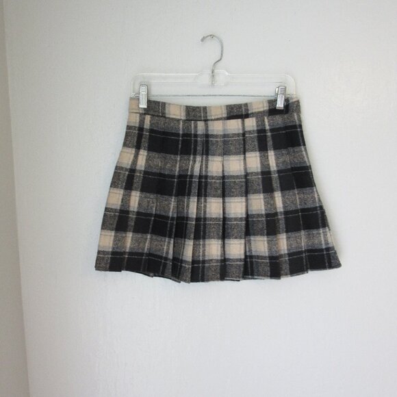 Oak + Fort Black Plaid Mini Pleated Skirt Size Large - Picture 1 of 4
